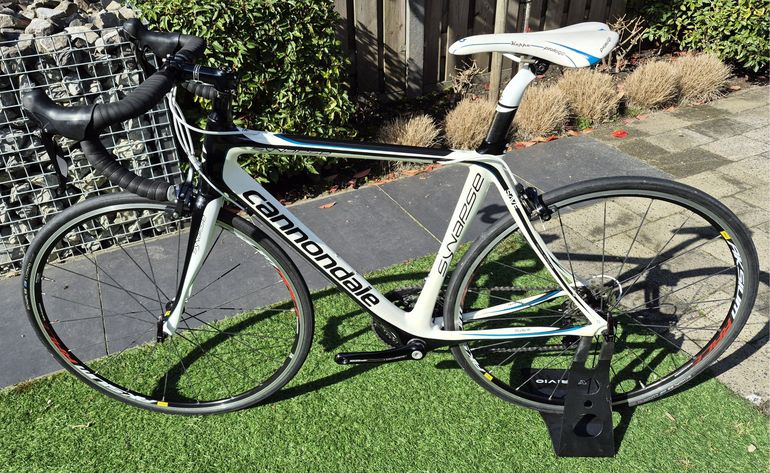Used Cannondale Synapse Women’s Carbon 105 2011 Road & Gravel, White — image 3 of 16
