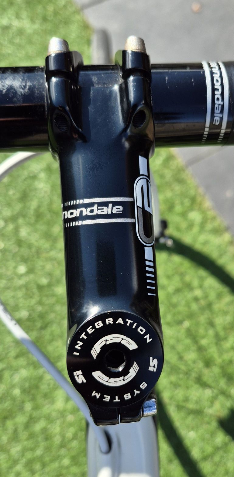 Used Cannondale Synapse Women’s Carbon 105 2011 Road & Gravel, White — image 14 of 16