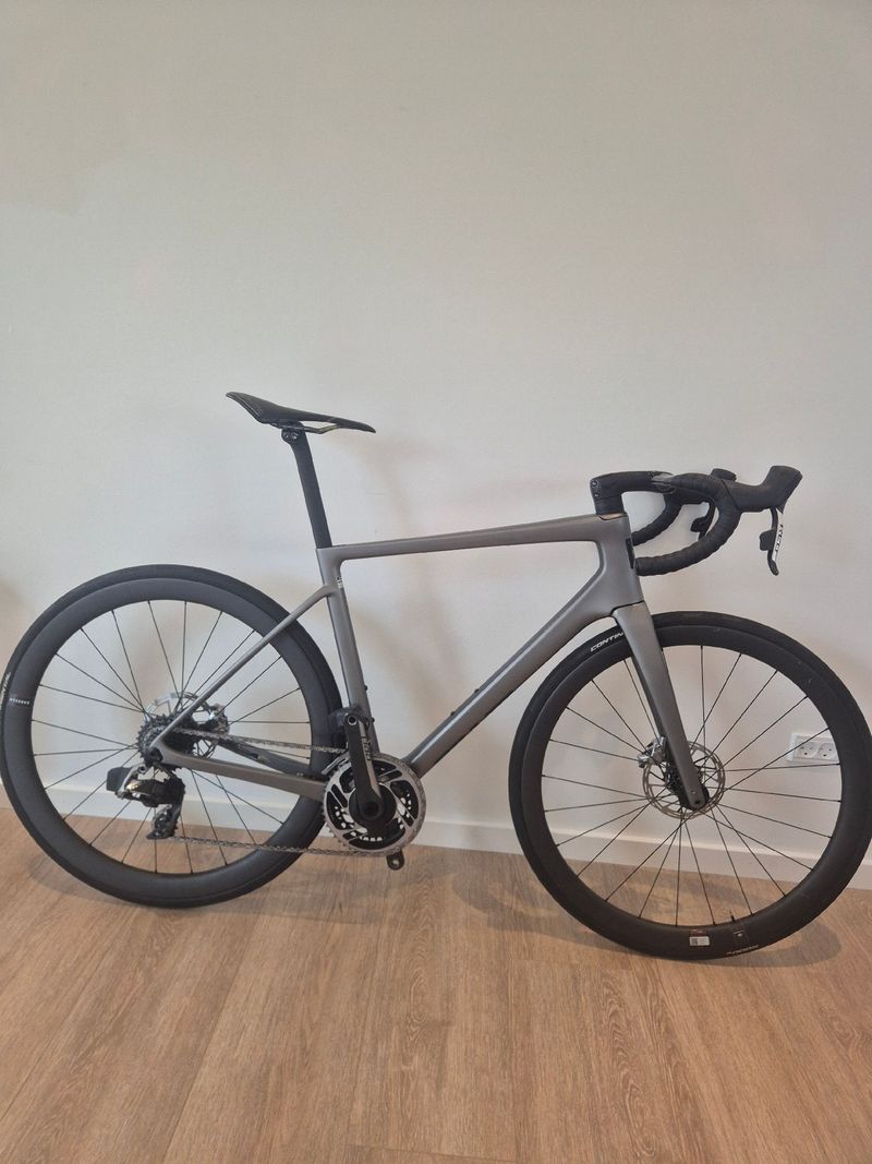 Enve Melee SRAM Red eTap AXS 2024 Road & Gravel d'occasion
