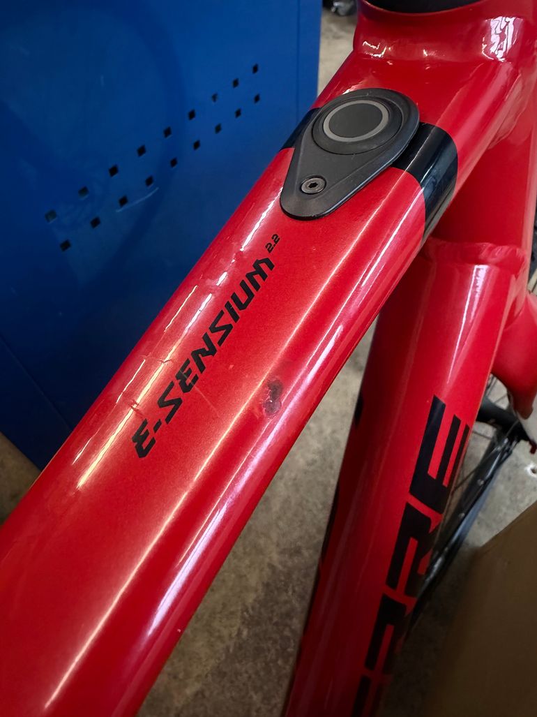 Used Lapierre e-Sensium 2.2 2022 2022 Road & Gravel — image 13 of 14
