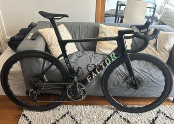 Factor Ostro SRAM Red eTap AXS 2024 Road & Gravel d'occasion