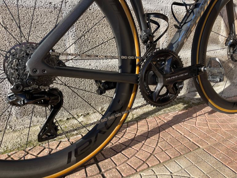 Used Specialized S-Works Tarmac SL7 - Shimano Dura-Ace Di2 2022 2022 Road & Gravel, Light Gray — image 2 of 4