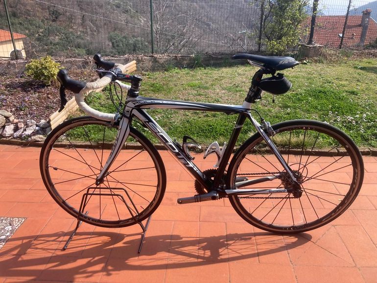 Used Scott ADDICT R£ 2011 Road & Gravel, Weiß — image 1 of 9