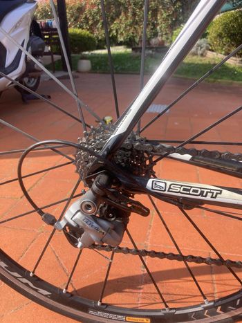 Used Scott ADDICT R£ 2011 Road & Gravel, Weiß — image 3 of 9