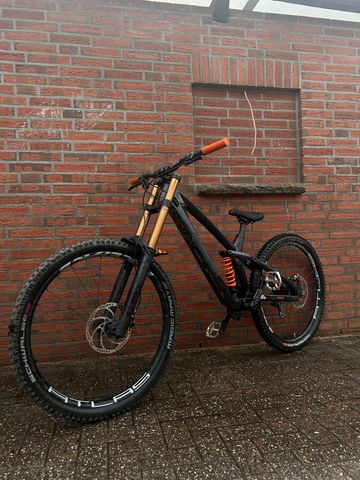 CUBE Two15 SRAM GX DH 2024 MTB usato