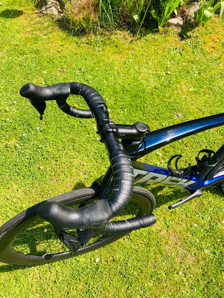 Used Trek Madone Shimano 105 Di2 2023 Road & Gravel, Blue — image 6 of 15