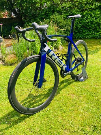 Used Trek Madone Shimano 105 Di2 2023 Road & Gravel, Blue — image 2 of 15
