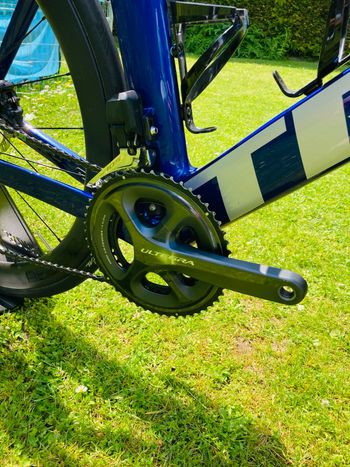 Used Trek Madone Shimano 105 Di2 2023 Road & Gravel, Blue — image 10 of 15
