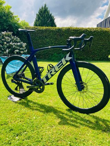 Used Trek Madone Shimano 105 Di2 2023 Road & Gravel, Blue — image 5 of 15