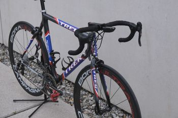 Used Trek Trek Custom Campagnolo Super Record 2006 Road & Gravel, Hellgrau — image 2 of 12