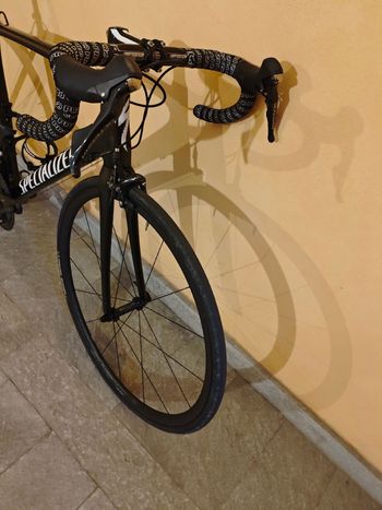 Used Specialized Tarmac Shimano Ultegra 2018 Road & Gravel, Black — image 4 of 9