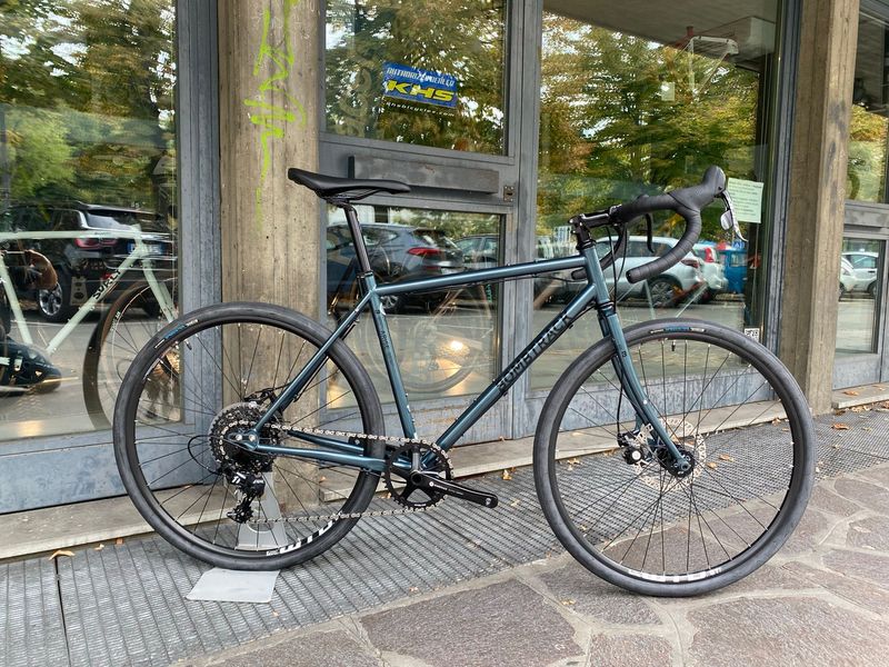 Käytetty Bombtrack ARISE SG APEX 2025 2025 Road & Gravel