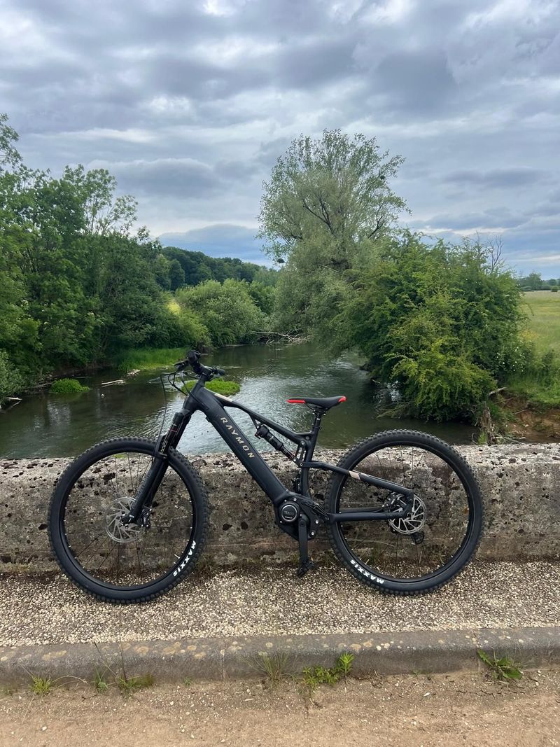 Raymon FullRay 150E 9.0 2025 Mountainbike d'occasion — image 1 sur 4