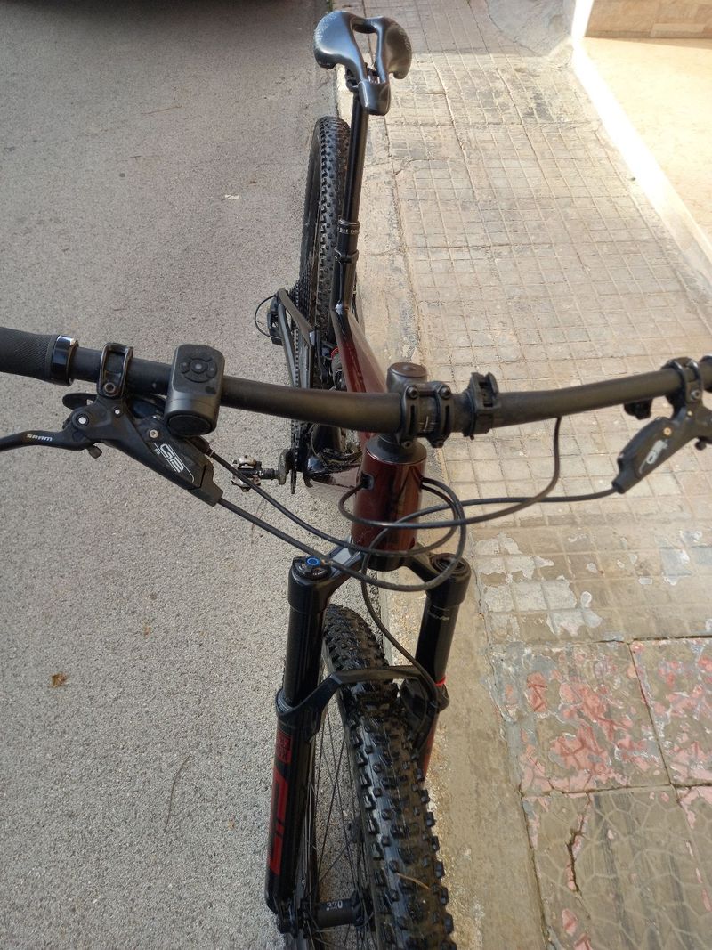 Used BMC Fourstroke LT ONE 2024 2024 Mountainbike, Red, 29 — image 7 of 8
