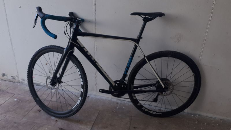 Used CUBE CROSS Race 2017 2017 Road & Gravel, Black — image 1 of 6