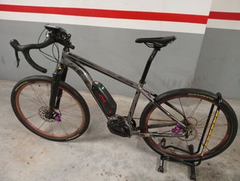 Coluer, Eavren Urium Gravel