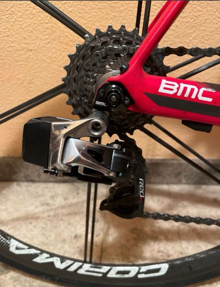 Used BMC BMC Custom SRAM Red eTap AXS 2015 Road & Gravel, Rot — image 2 of 4