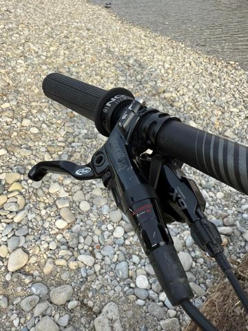 Specialized Enduro Expert EVO 2011 2011 Mountainbike d'occasion — image 19 sur 33