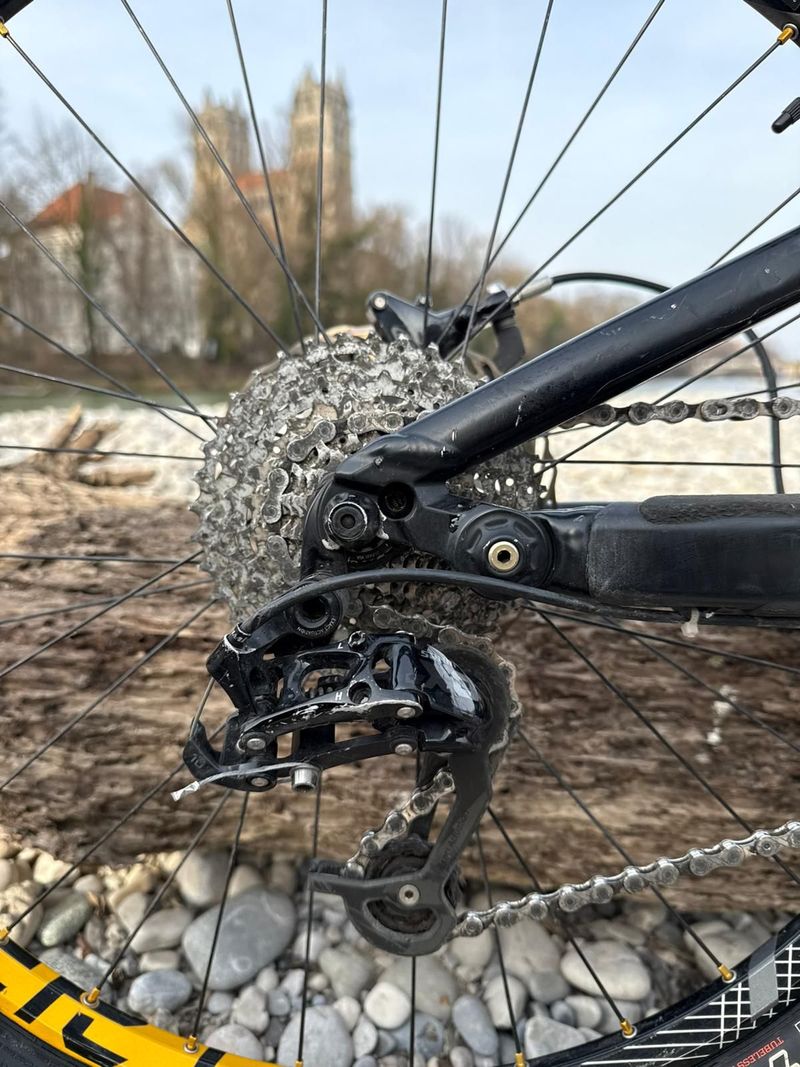 Specialized Enduro Expert EVO 2011 2011 Mountainbike d'occasion — image 12 sur 33