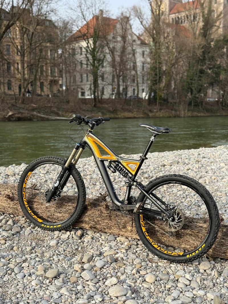 Specialized Enduro Expert EVO 2011 2011 Mountainbike d'occasion — image 1 sur 33