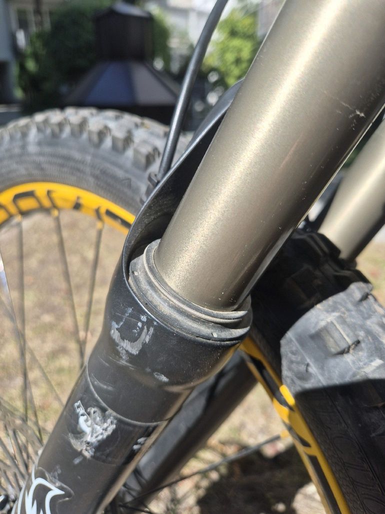 Used Specialized Enduro Expert EVO 2011 2011 Mountainbike, Black, 26 — image 32 of 33