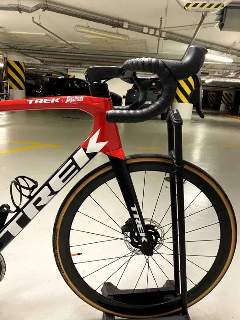 Used Trek Émonda SLR 7 eTap 2021 2021 Road & Gravel — image 9 of 12