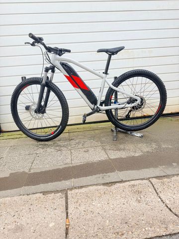 ROCKRIDER E-Mountainbike Hardtail 27.5 Zoll E-ST 100 weiss 2025 2025 MTB d'occasion
