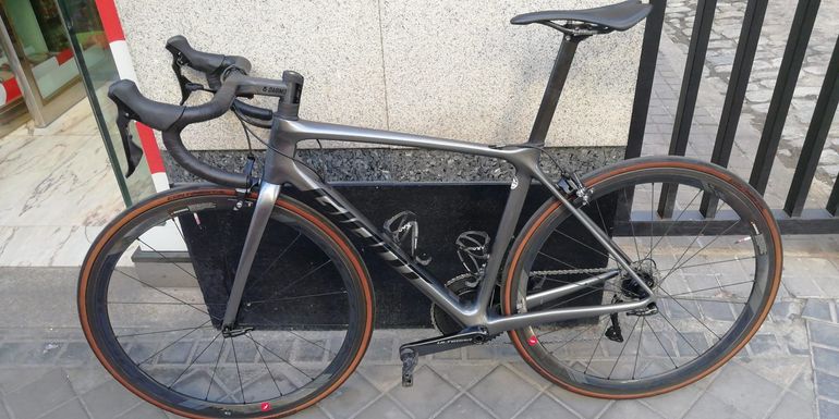 Used Giant TCR, Advanced Pro 0 2022 Road & Gravel, Light Gray — image 2 of 8