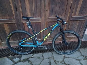 GT, ZASKAR Pro