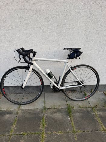 Used Giant OCR 1.0 AlluxX 6000 Series 2016 Road & Gravel, White — image 1 of 5