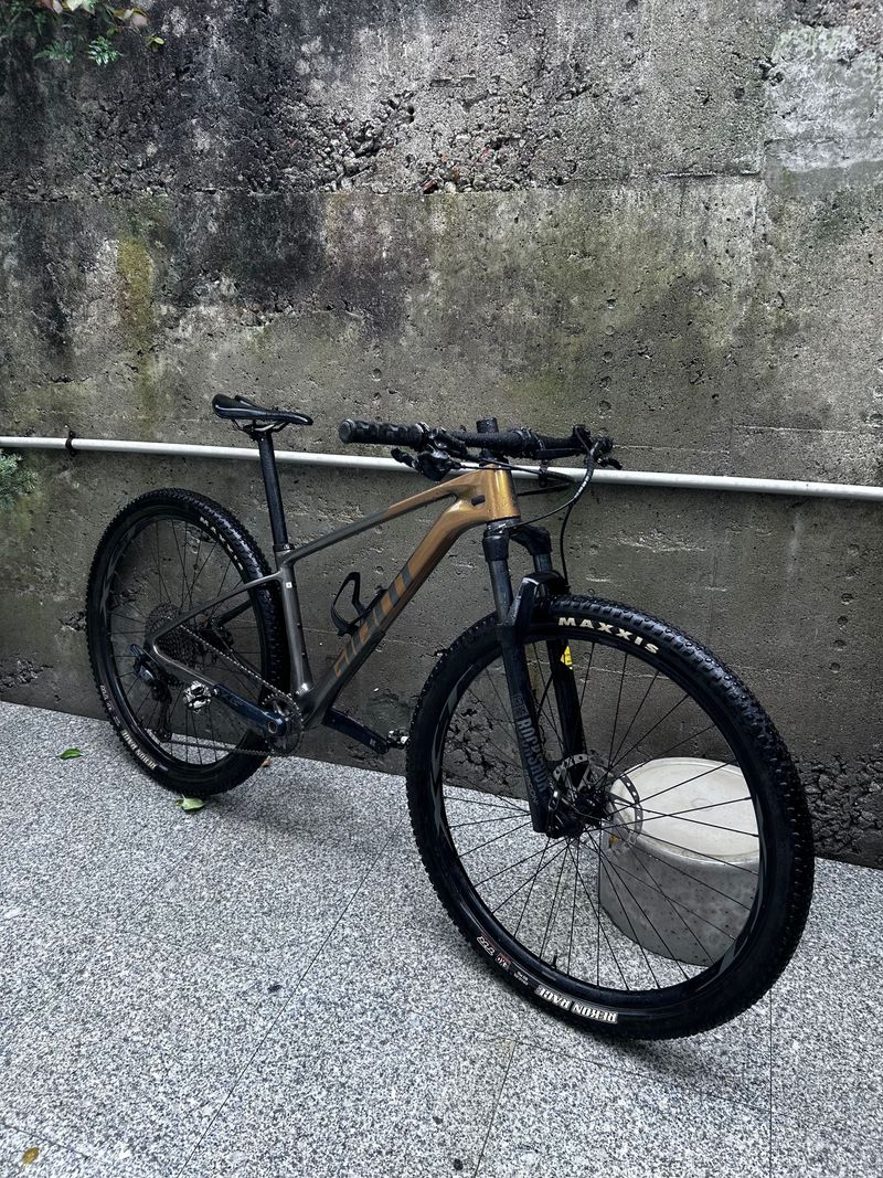 Used Giant XTC Advanced 29 2 2020 2020 Mountainbike, Black, 29 — image 1 of 8