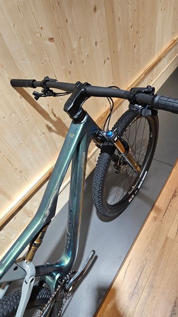 Used Orbea Oiz Shimano Deore XT Di2 2026 Mountainbike, Green — image 4 of 7