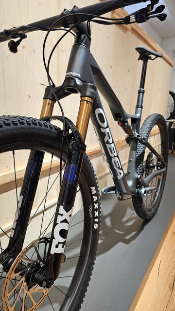 Orbea Oiz Sram Eagle Transmission GX 2026 Mountainbike usato, Nero — immagine 8 di 9