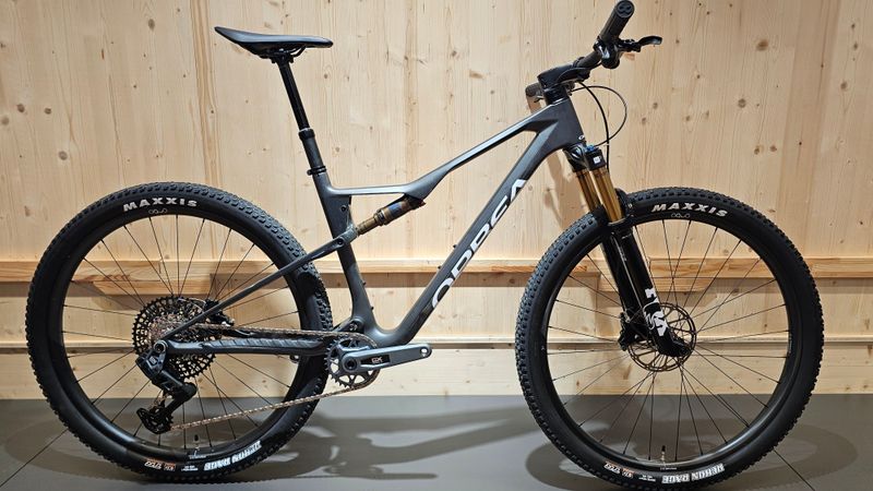 Orbea Oiz Sram Eagle Transmission GX 2026 Mountainbike usato, Nero — immagine 1 di 9