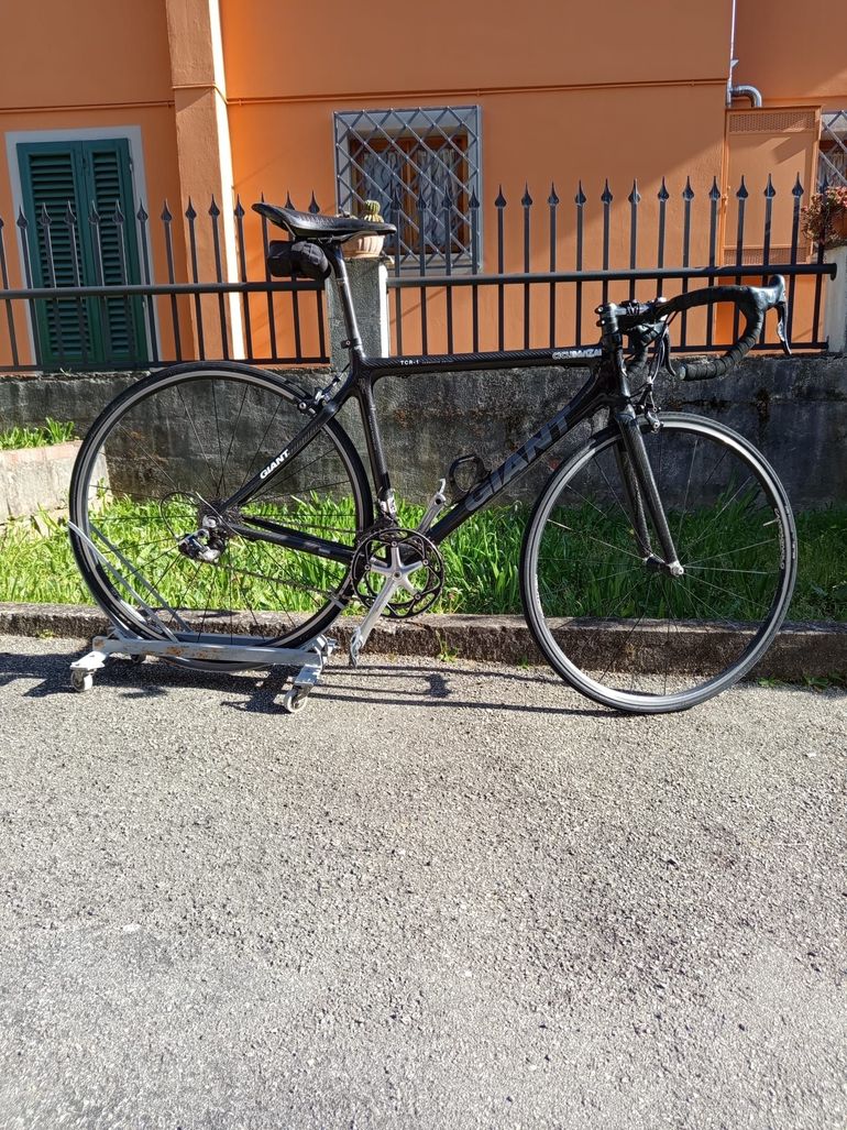 Used Giant Tcr-1 Composite Series 2005 2005 Road & Gravel, Black — image 2 of 3