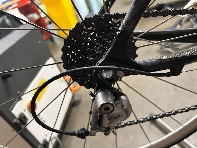 Used Pinarello Pinarello Custom Shimano 105 2012 Road & Gravel — image 5 of 7