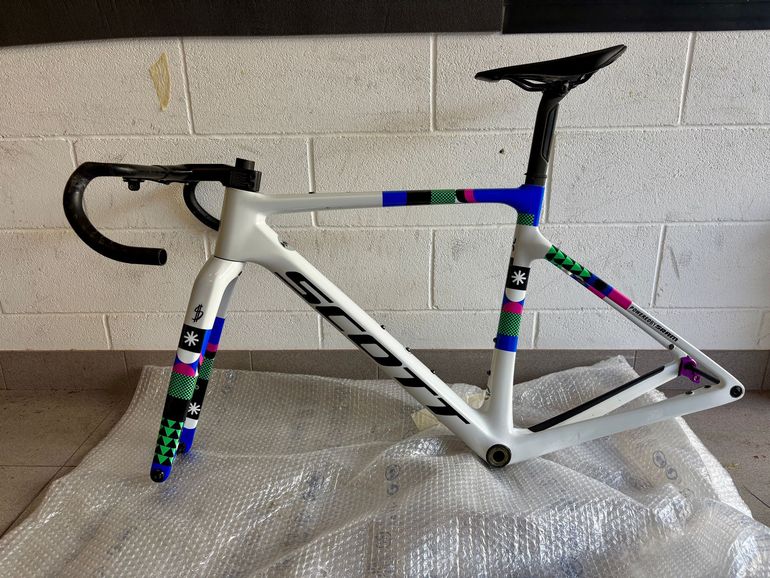 Scott Addict RC Frameset 2025 Road & Gravel d'occasion — image 2 sur 5