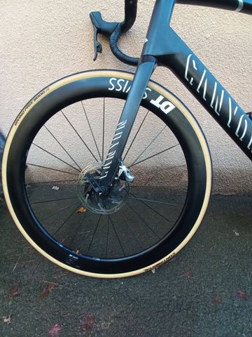 Używany Canyon Ultimate CFR AXS 2024 2024 Road & Gravel — zdjęcie 10 z 11