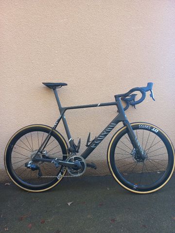 Używany Canyon Ultimate CFR AXS 2024 2024 Road & Gravel — zdjęcie 1 z 11