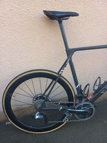 Używany Canyon Ultimate CFR AXS 2024 2024 Road & Gravel — zdjęcie 5 z 11