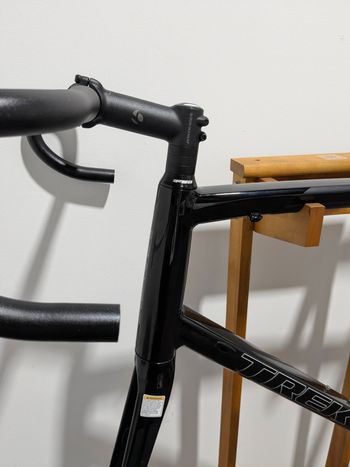 Used Trek Madone 2.1 H2 2014 Frameset Frameset 2014 Road & Gravel, Black — image 13 of 14