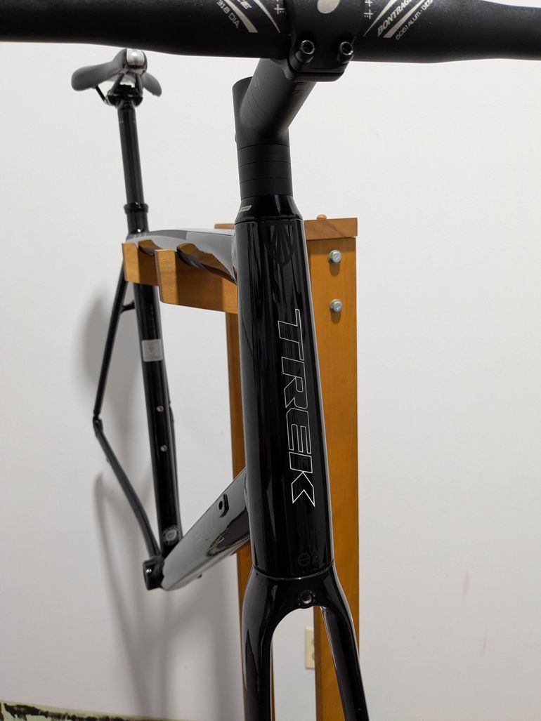 Used Trek Madone 2.1 H2 2014 Frameset Frameset 2014 Road & Gravel, Black — image 4 of 14