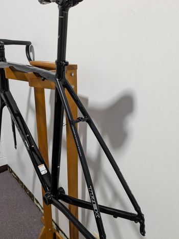 Used Trek Madone 2.1 H2 2014 Frameset Frameset 2014 Road & Gravel, Black — image 12 of 14