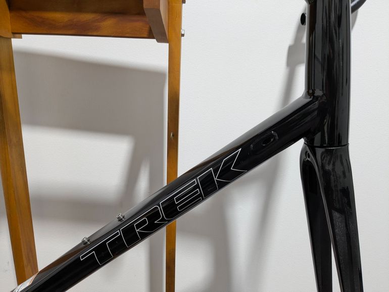 Used Trek Madone 2.1 H2 2014 Frameset Frameset 2014 Road & Gravel, Black — image 6 of 14