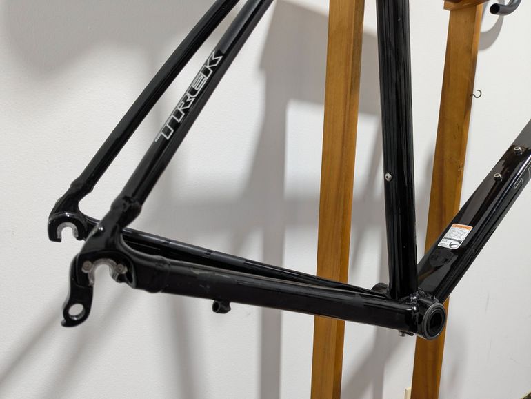 Used Trek Madone 2.1 H2 2014 Frameset Frameset 2014 Road & Gravel, Black — image 8 of 14