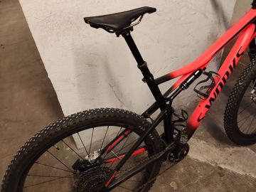 Used Specialized Epic SRAM GX Eagle AXS 2018 Mountainbike, Orange — image 3 of 7