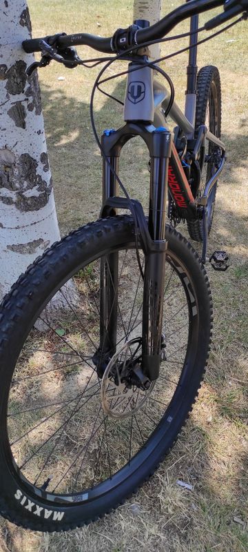 Used Mondraker FOXY 2023 2023 Mountainbike, Light Gray, 29 — image 2 of 13