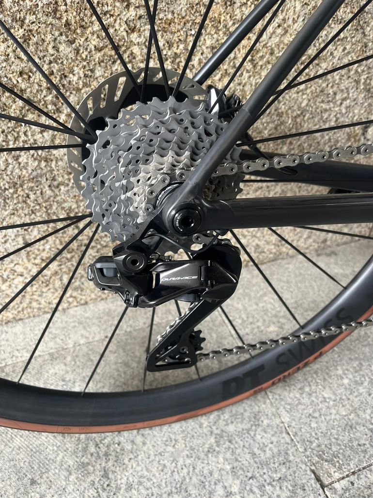 Used BMC Teammachine SLR 01 TWO 2026  Red Carbon / Carbon 2027 Road & Gravel — image 7 of 8