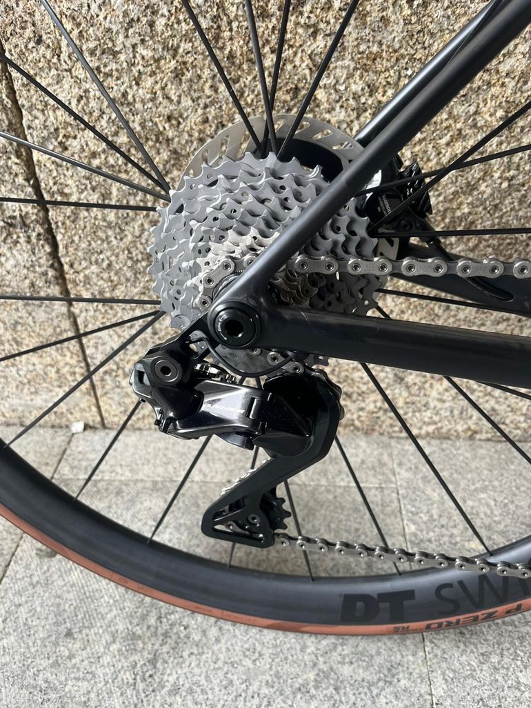 Used BMC Teammachine SLR 01 TWO 2026  Red Carbon / Carbon 2027 Road & Gravel — image 6 of 8