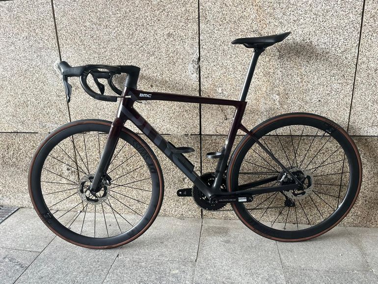 Used BMC Teammachine SLR 01 TWO 2026  Red Carbon / Carbon 2027 Road & Gravel — image 2 of 8